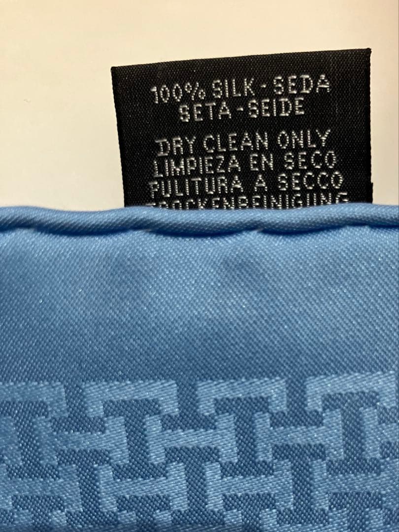 未使用品！　エルメス　HERMES ハンカチ　箱入り　紙袋付き