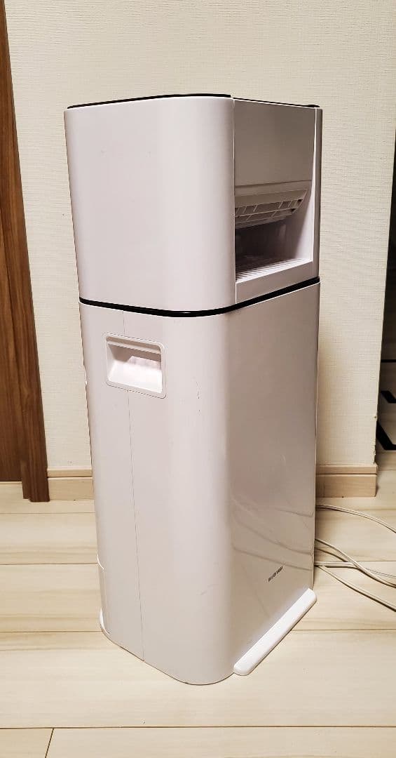 【花粉時の室内干しに】アイリスオーヤマ除湿機 IJD-I50-W 2020年製