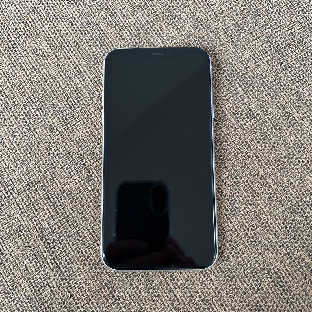 iPhone 11 ホワイト 本体　ジャンク品