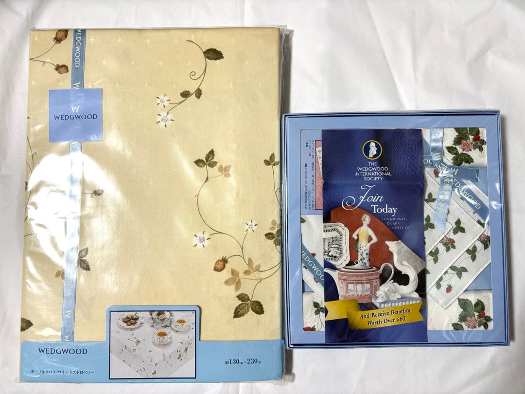 新品　ウエッジウッド　テーブルクロス　130×230㎝　ティーマット他セット