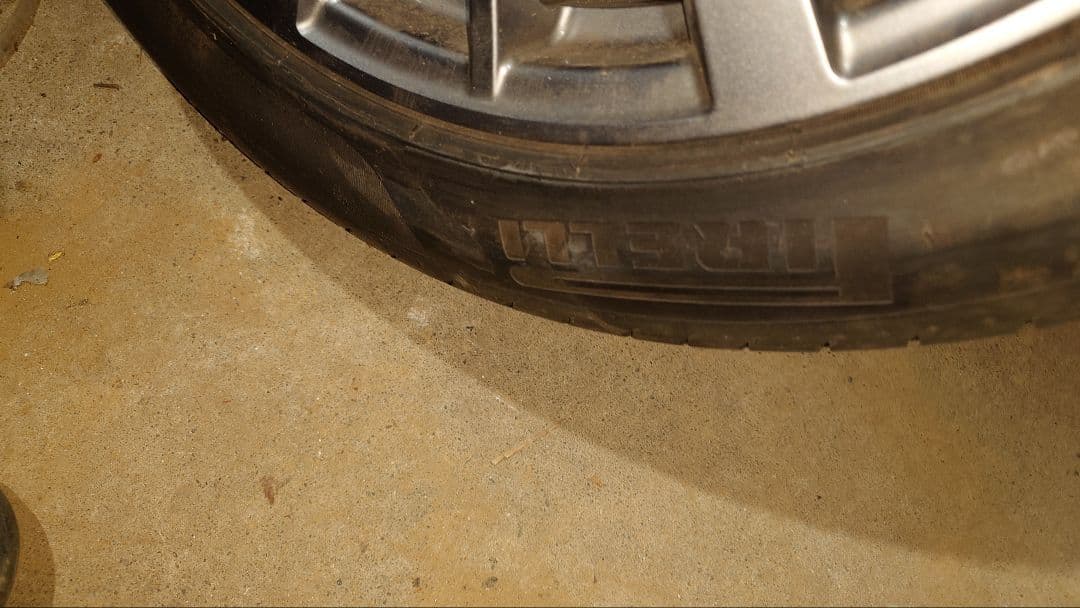 マセラティ　ギブリ　クアトロポルテ　19インチホイール