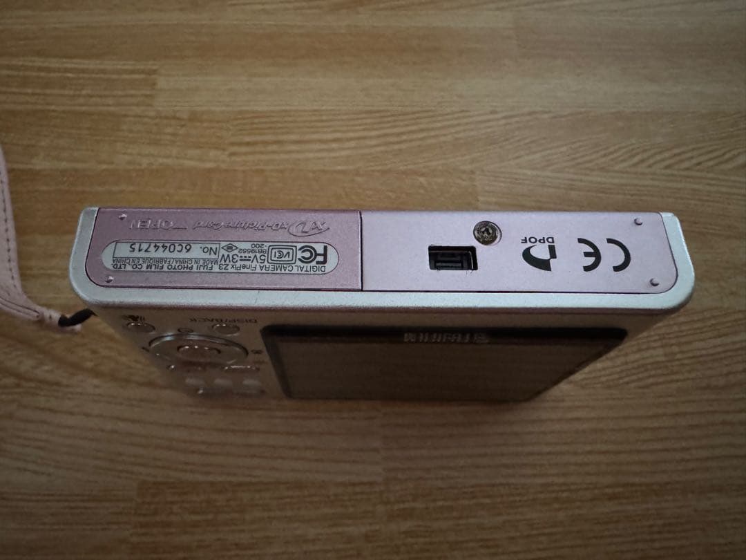 【中古品】FUJIFILM Fine Pix Z3 起動確認 付属品有 電池消耗
