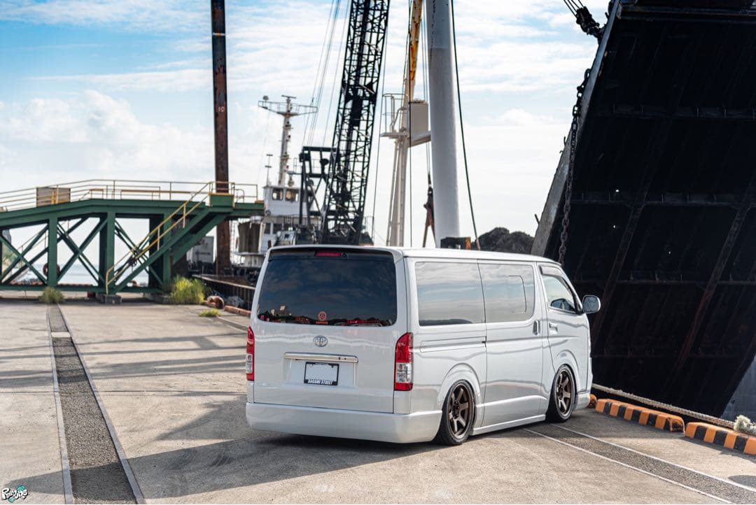 ハイエース200系サイドステップナロー標準　ワイド全年式対応