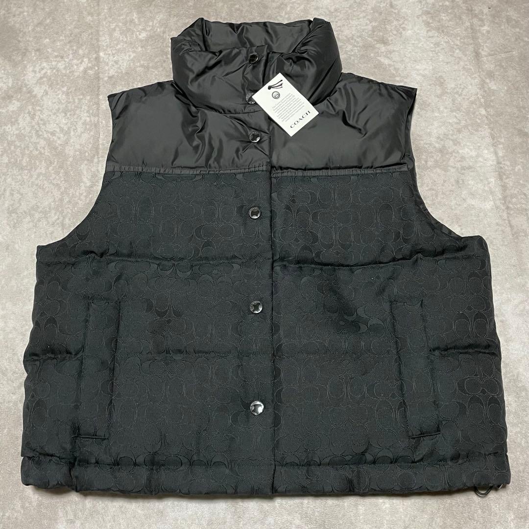 未使用品　コーチ　COACH （S） ダウンベスト　シグネチャー柄　黒