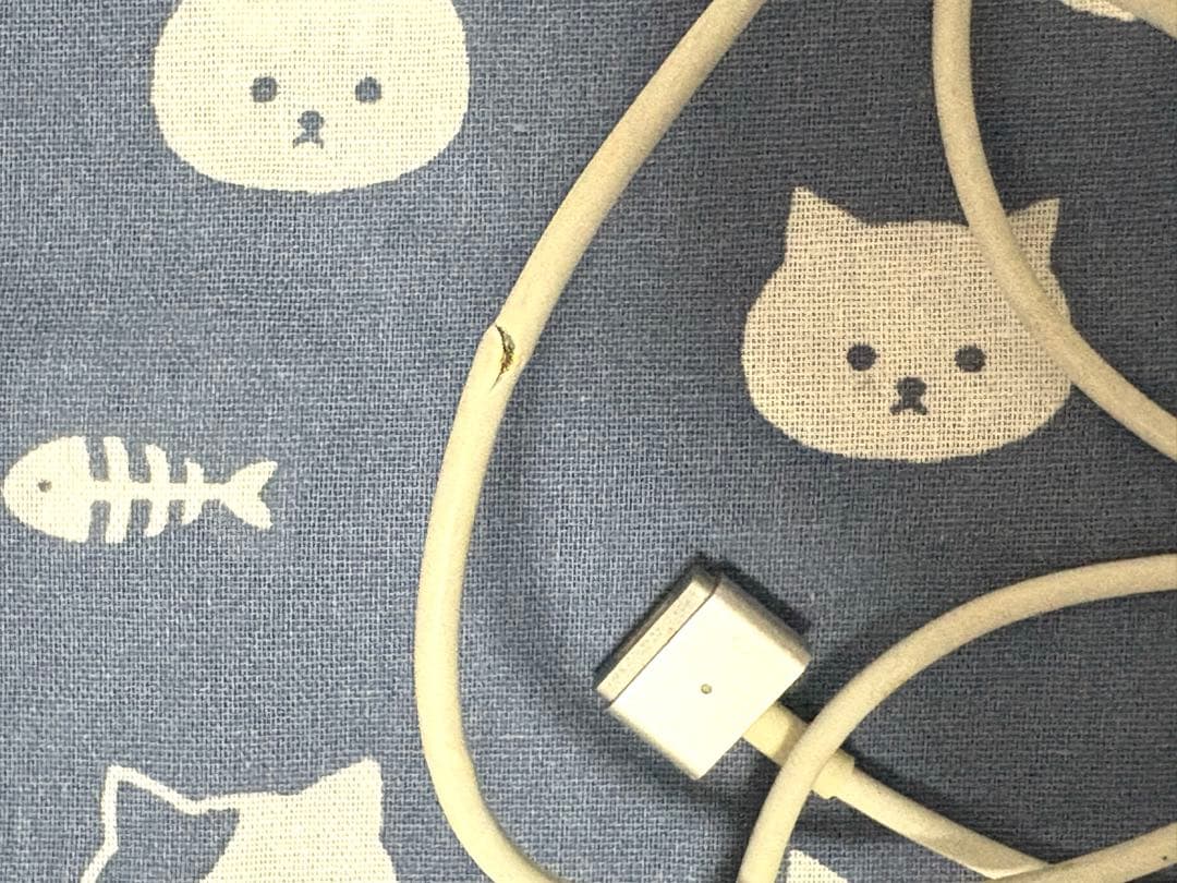 MacBook Air 11インチ 2015 アダプタ、バッグ付