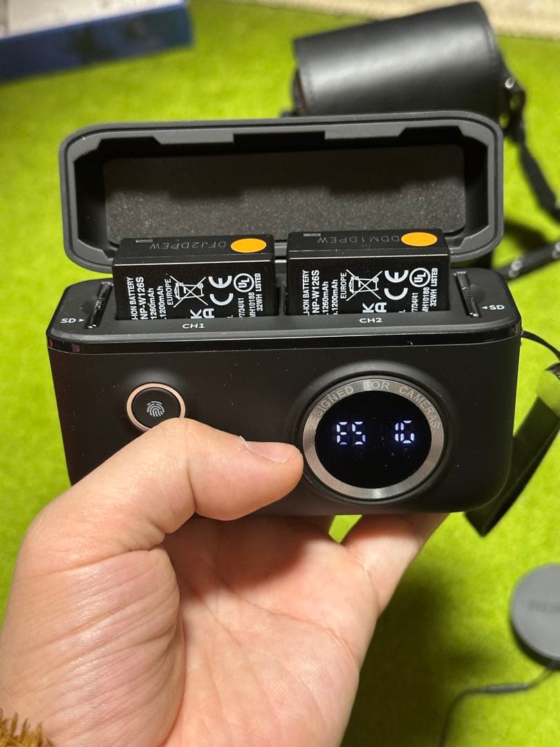 n*へ様 富士フイルム　FUJIFILM Xhalf Xハーフ　コンデジ　ハーフ