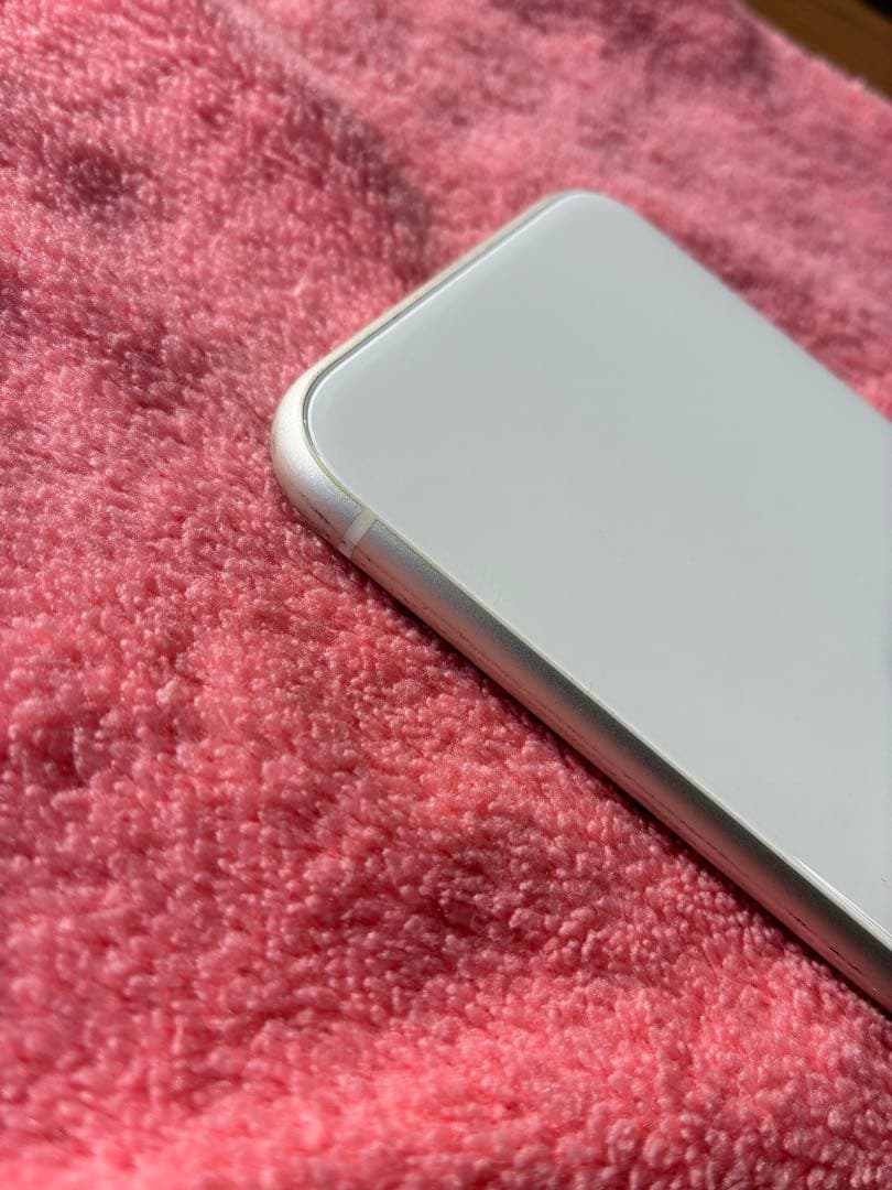 【画面割れ】iPhone 11 本体 ホワイト128GB