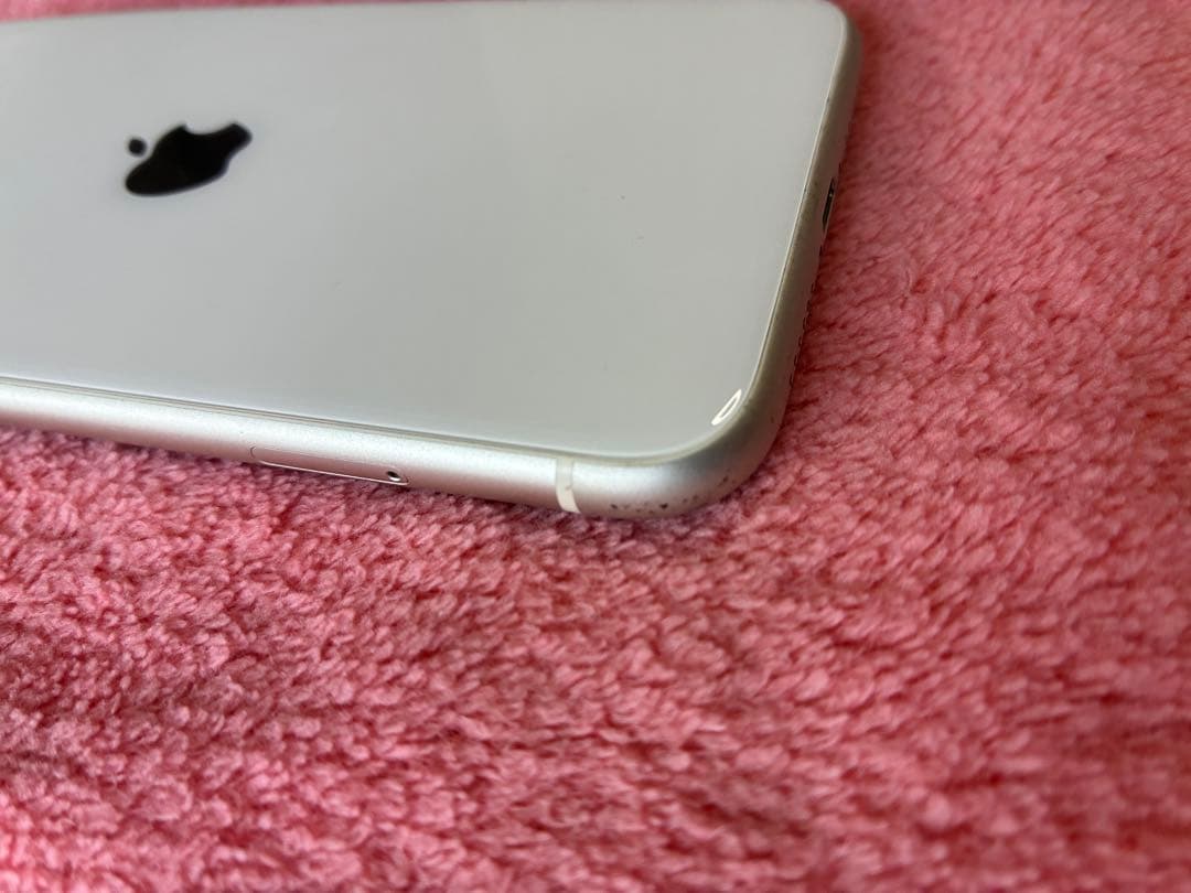 【画面割れ】iPhone 11 本体 ホワイト128GB