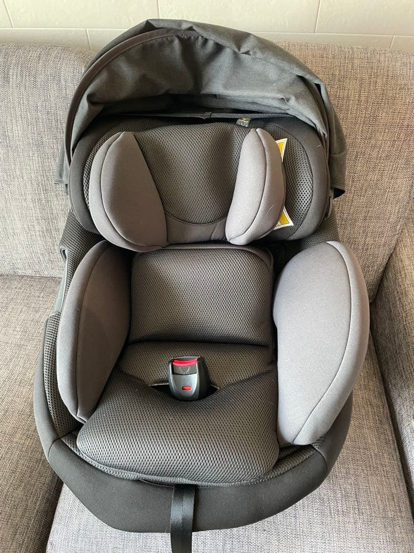Combi 車用チャイルドシート グレー