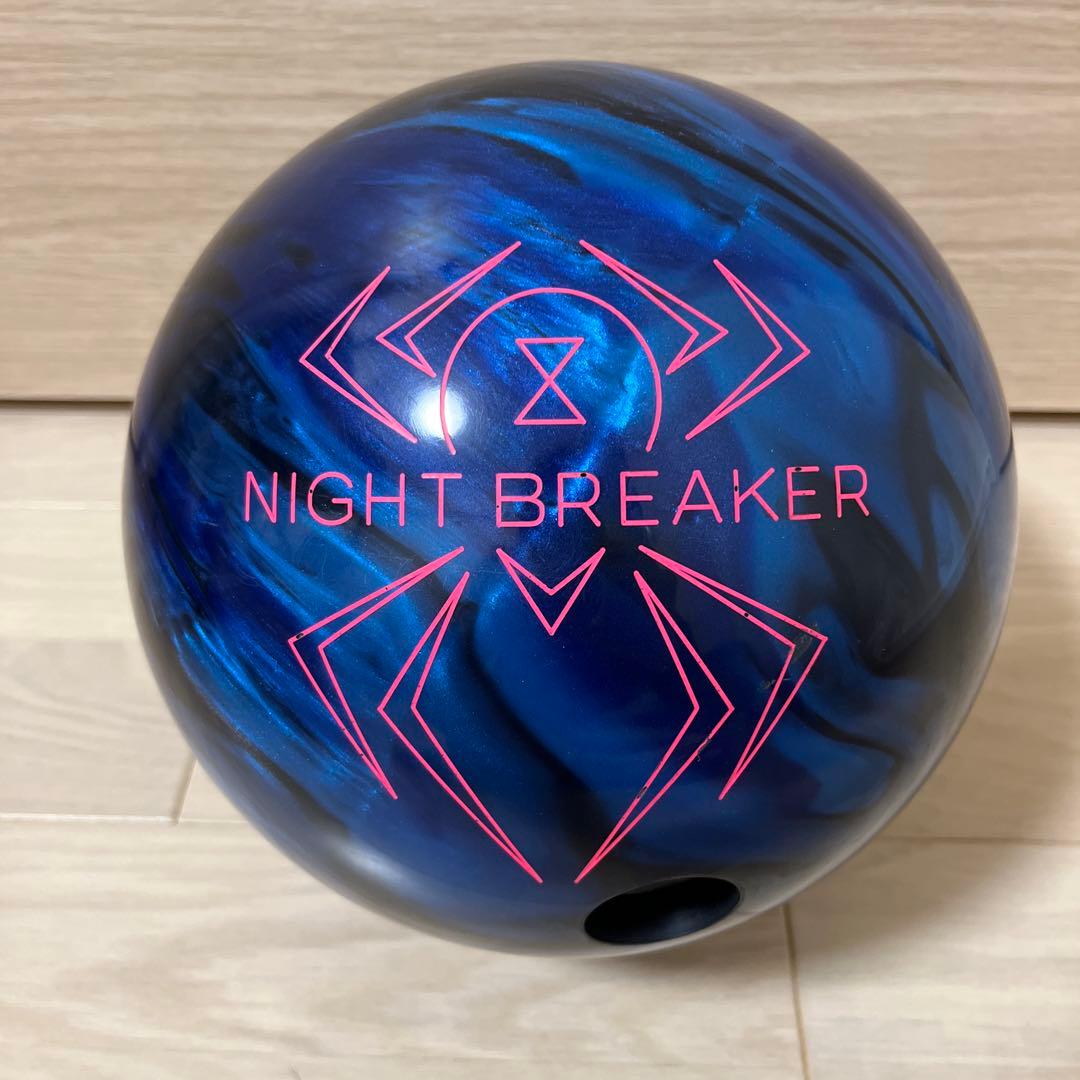 ボウリングボール　ブラックウィドーナイトブレーカー