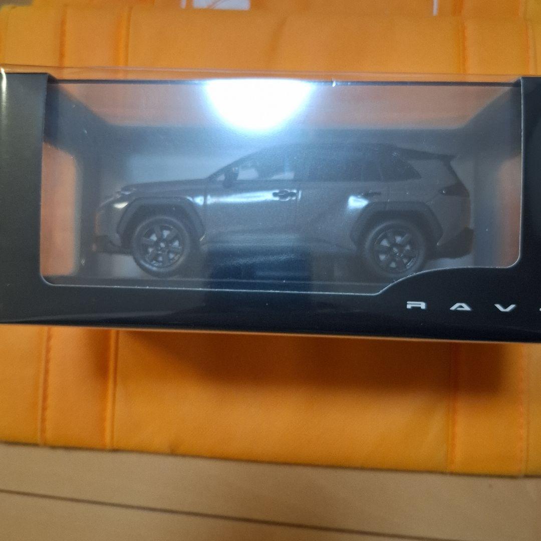 新RAV4 アドベンチャー1/30ミニカー カラーブラック×アーバンロック未開封