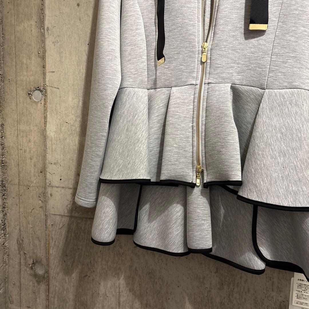 DOSDIOSAS ダンボールニットフリルパーカー