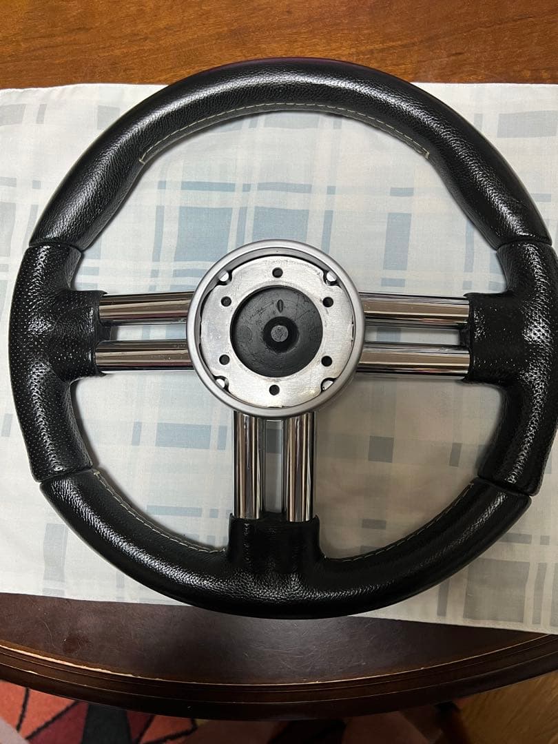 momo スポーツステアリング 本体