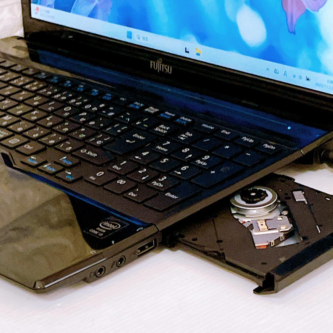 富士通 Windows11 快速 SSD ノートパソコン カメラ付 ノートPC