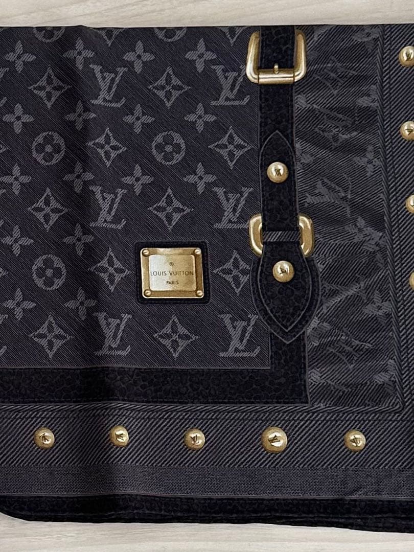 LOUIS VUITTON ルイ・ヴィトン 大判 ストール グレー LV柄