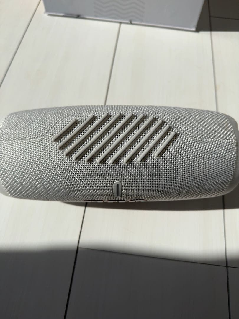 JBL CHARGE5 White Bluetoothスピーカー