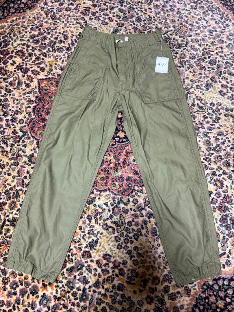 新品未使用タグ付き　カーゴパンツ　オリーブ色 ワークパンツ 45R