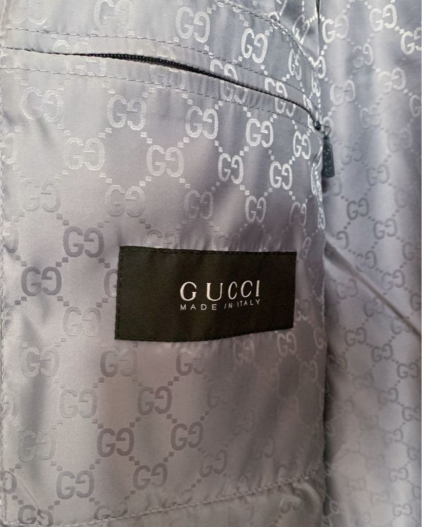 GUCCI ダウンジャケット フード付き