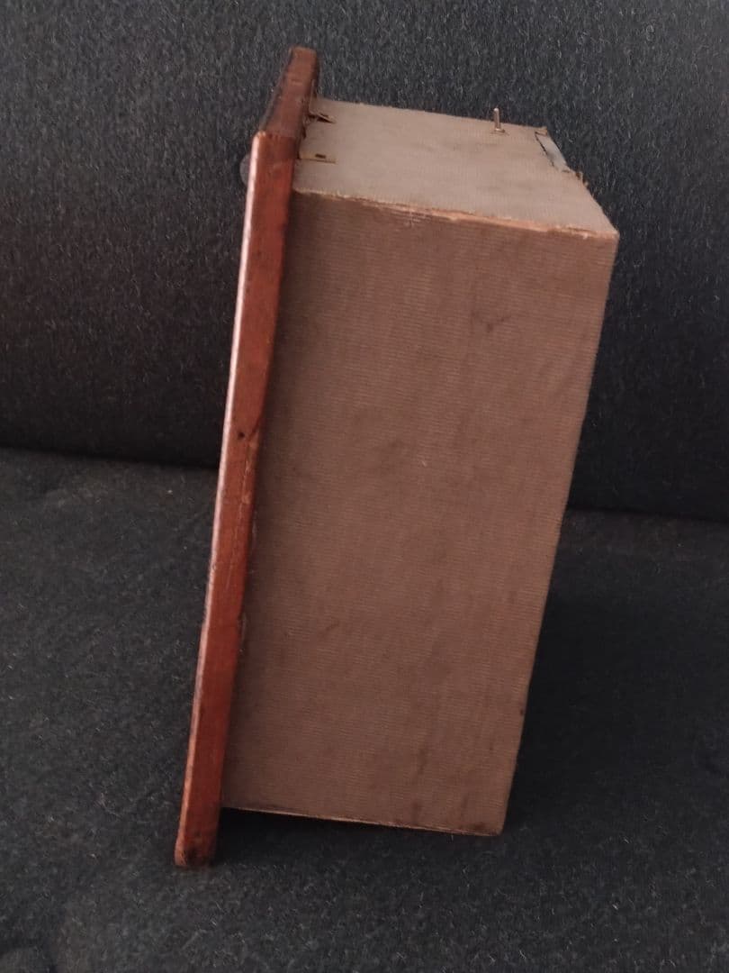 はいいろオオカミ+ 花屋西別府商店