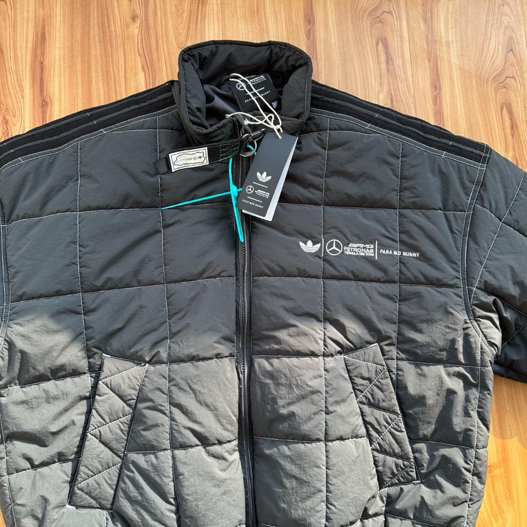 AD Originals×Bad Bunny×AMG F1 コラボジャケット