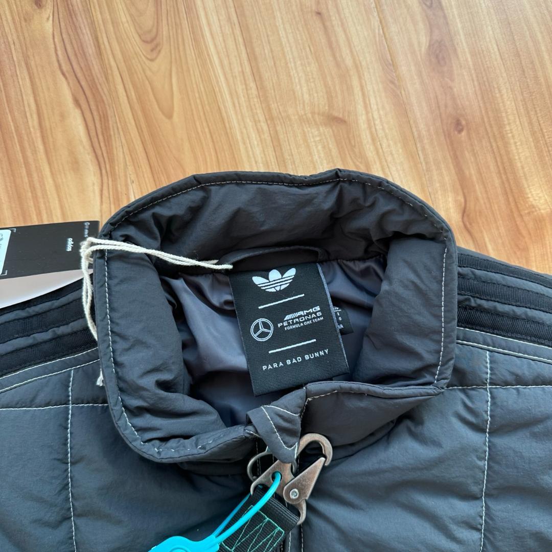 AD Originals×Bad Bunny×AMG F1 コラボジャケット