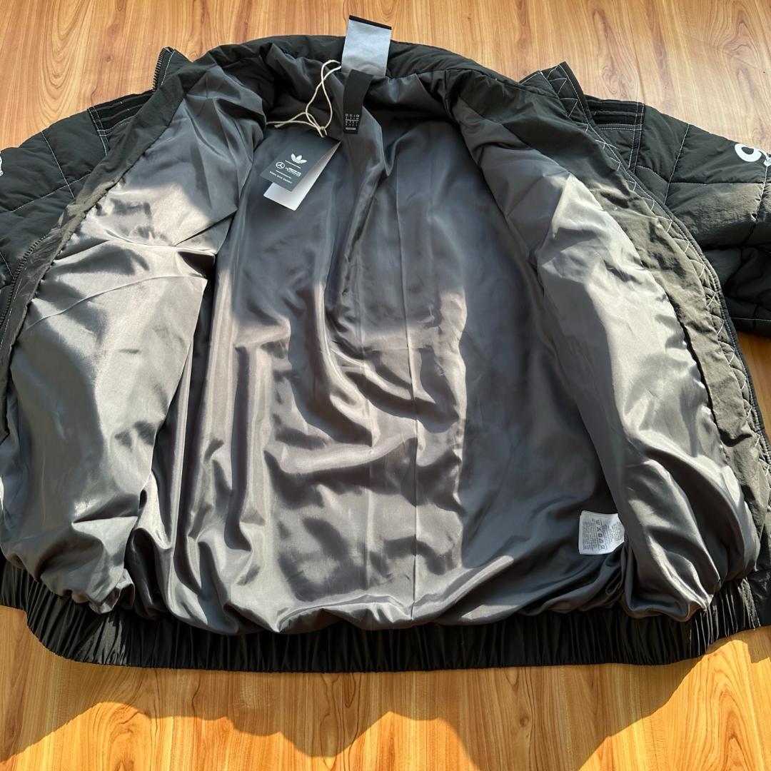 AD Originals×Bad Bunny×AMG F1 コラボジャケット