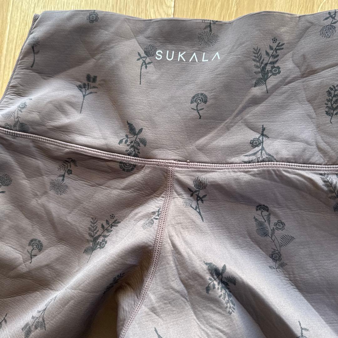 【SUKALA】フラワーブーケレギンス　ブラトップヨガウェアセット　ブラウン