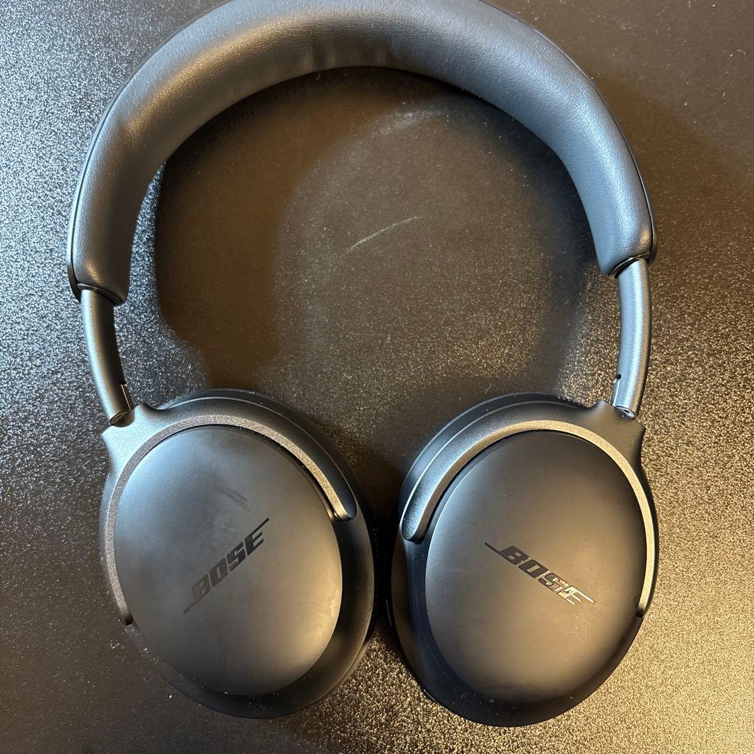 Bose Quiet Confort Ultraヘッドフォンケース付属