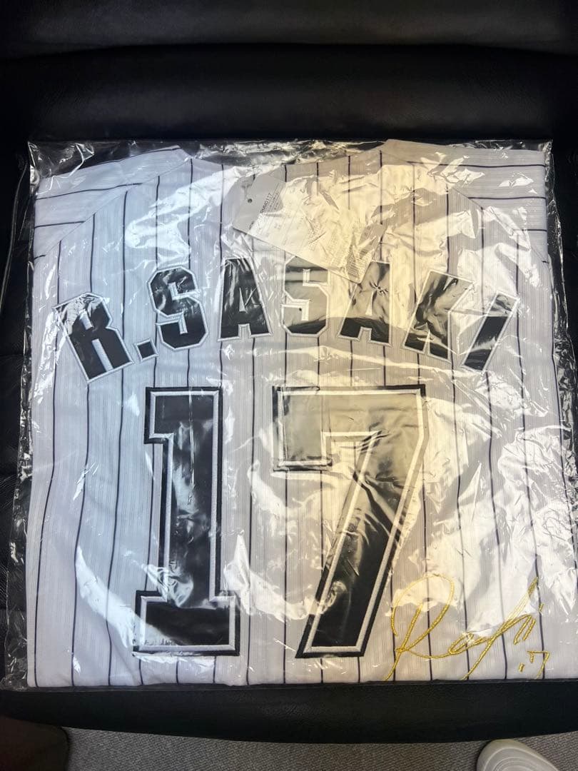 新品未開封！佐々木朗希選手 完全試合達成記念ユニフォームL ホワイト