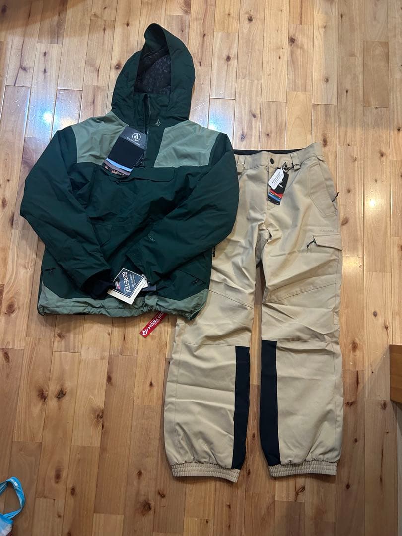 ◆新品◆VOLCOM GORE-TEX スノーボードウェア