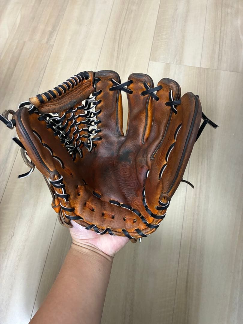 アンダーアーマー 硬式野球グローブ ・グラブ袋付き