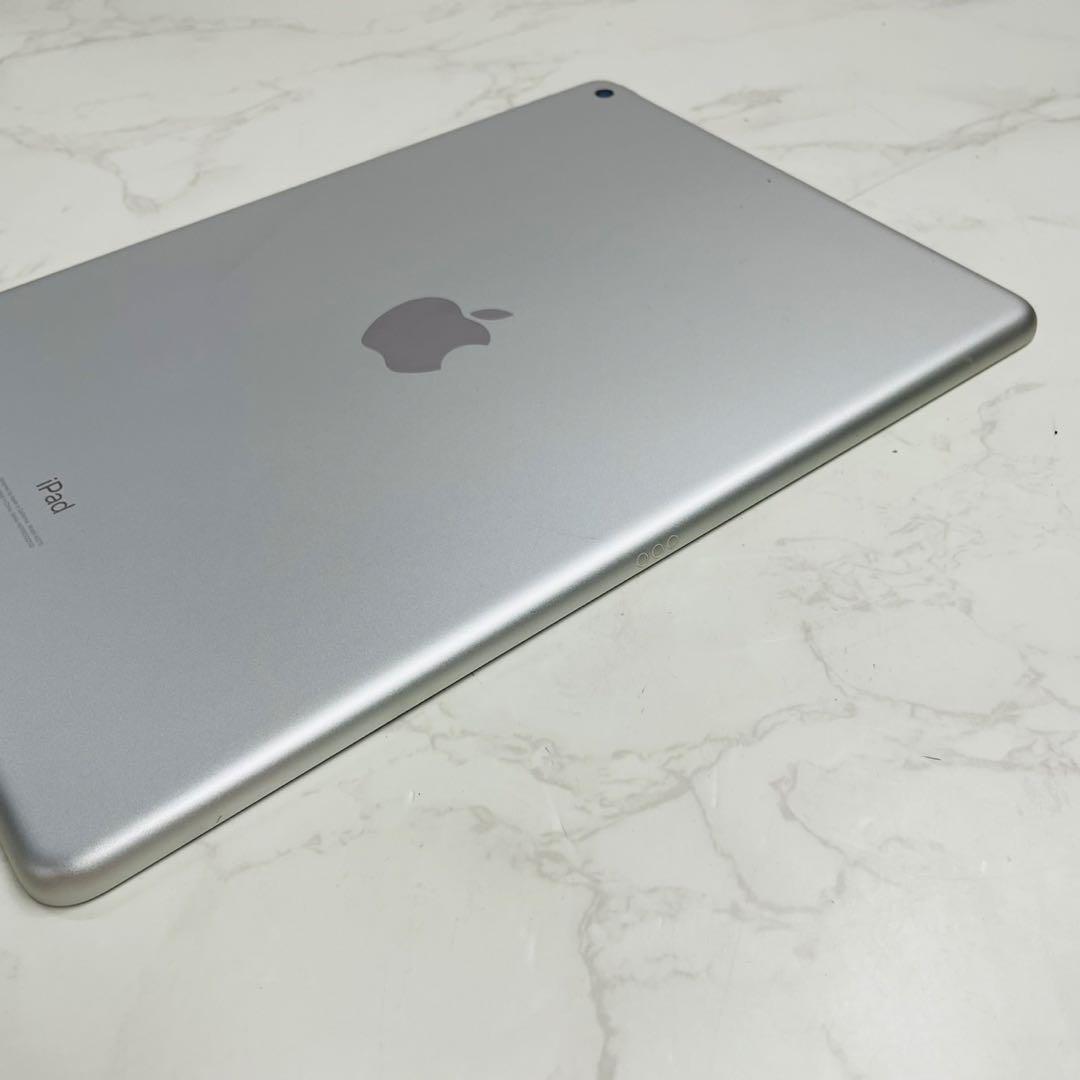 iPad 第8世代 Wi-Fiモデル 32GB MYLA2J/A シルバー