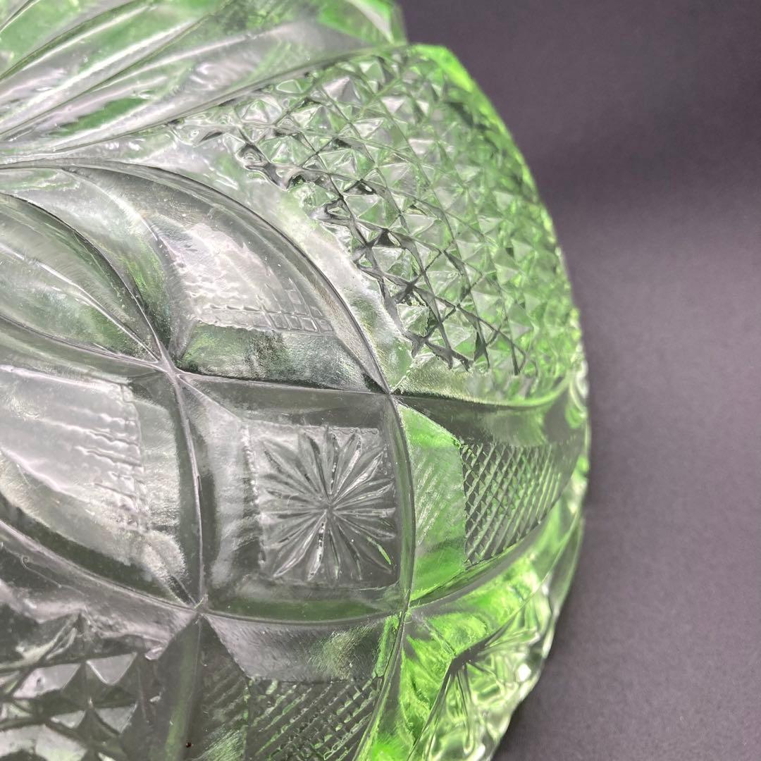 ウランガラス　ガラス鉢　カットガラス　ガラスボウル