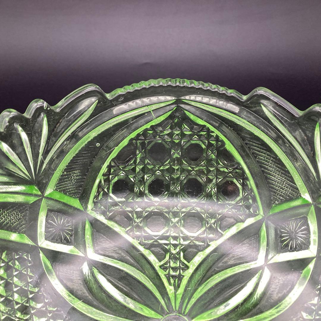 ウランガラス　ガラス鉢　カットガラス　ガラスボウル