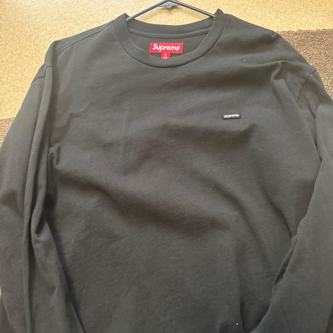 supremeスモールロゴmサイズ