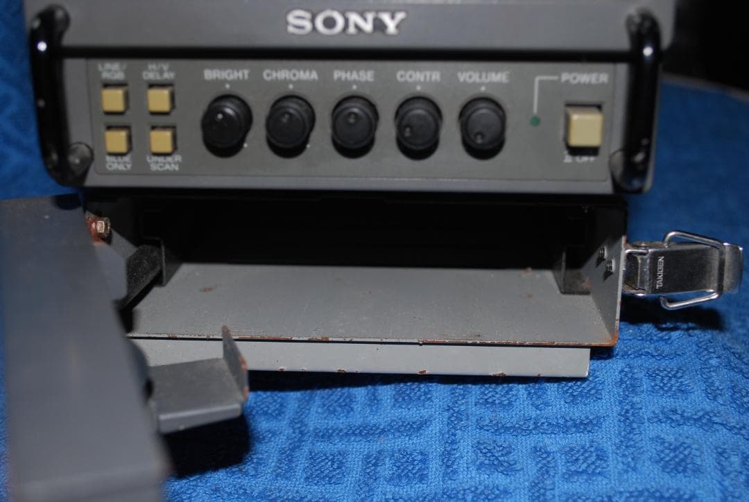 ソニー業務用カラーモニターPVM-6041Q中古ジャンク品の出品です。