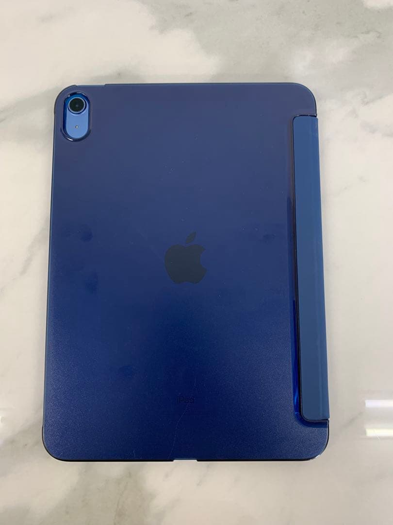 。iPad 第10世代 64GB Wi-Fiモデル ブルー カバー付き