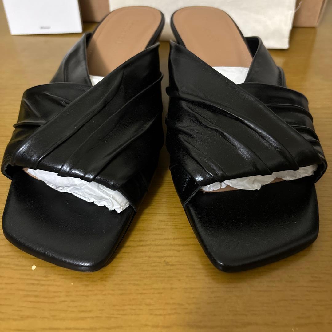 Flattered EMIサンダル　ブラック　サイズ24-24.5cm