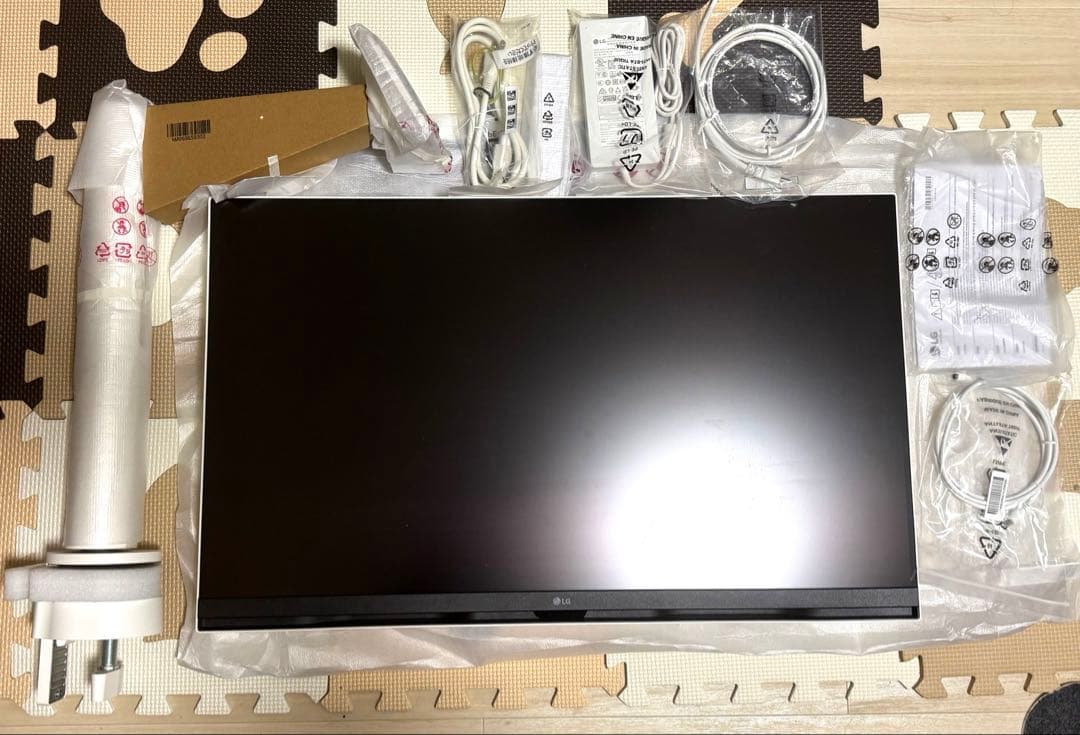 LG 4K スマートモニター 32SQ780S-W/31.5インチ