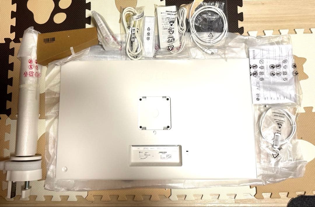 LG 4K スマートモニター 32SQ780S-W/31.5インチ