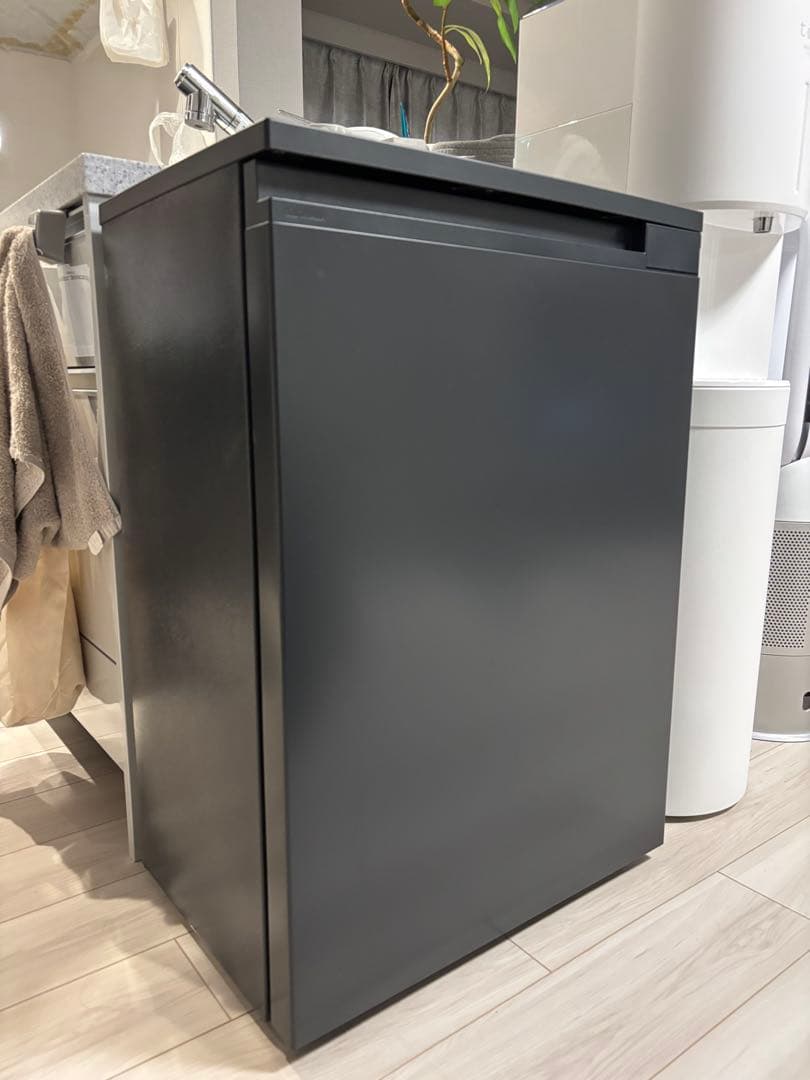 【kozi】アイリスオーヤマ スリム冷凍庫 IUSN-7A-B