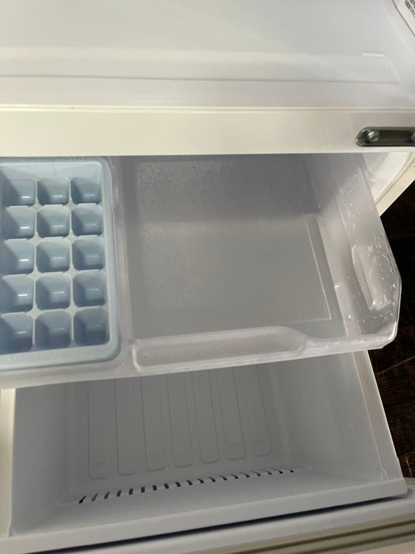 三菱　冷蔵庫 2ドア 右開き 146L MR-P15G-W マットホワイト