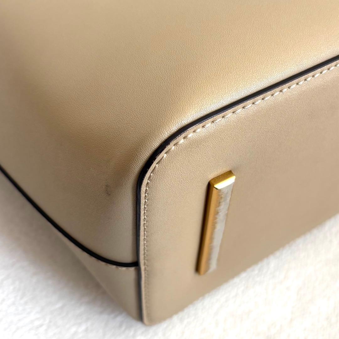 【CHARLES&KEITH】ダブルハンドル スラウチーバッグ ショルダーバッグ