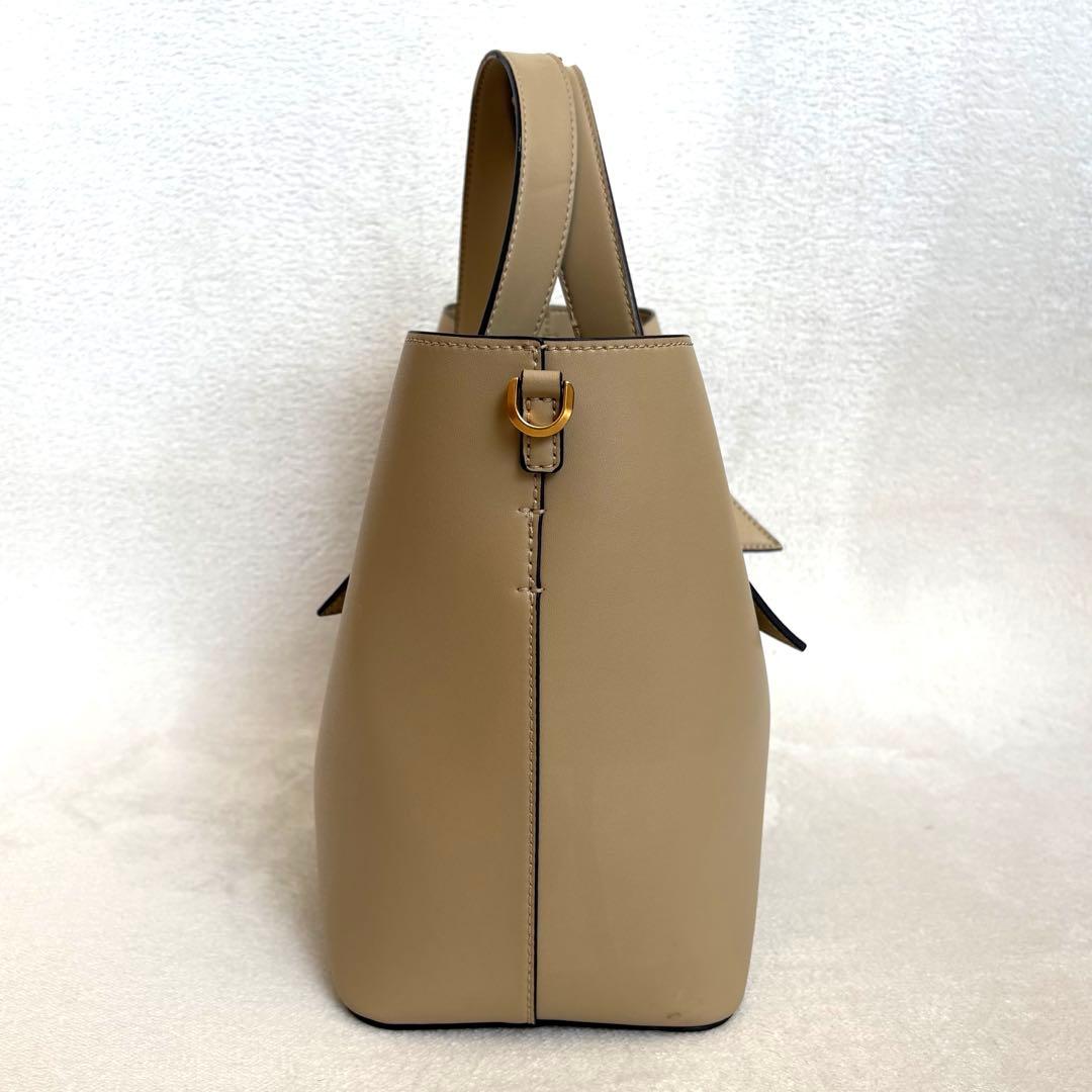 【CHARLES&KEITH】ダブルハンドル スラウチーバッグ ショルダーバッグ