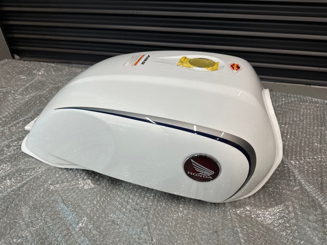 CAROL　ホンダ　CB1100 SC65 純正　タンク　サビなし！