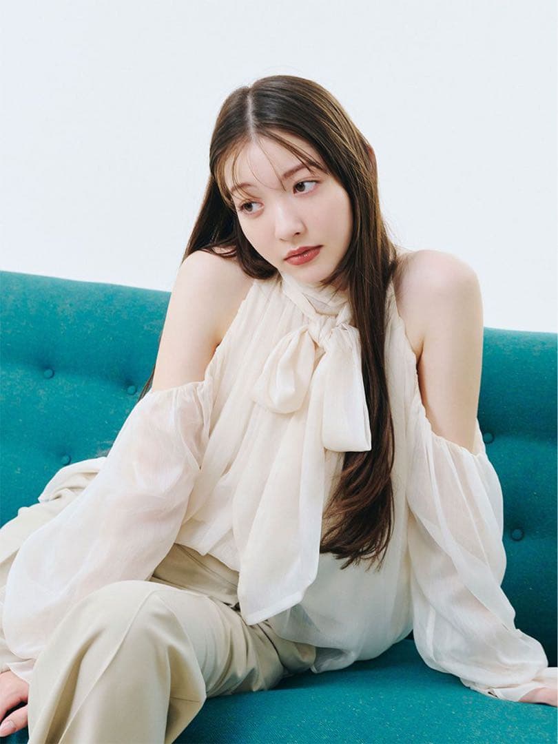 LILYBROUN リリーブラウン ドレープボウタイシフォンブラウス アイボリー