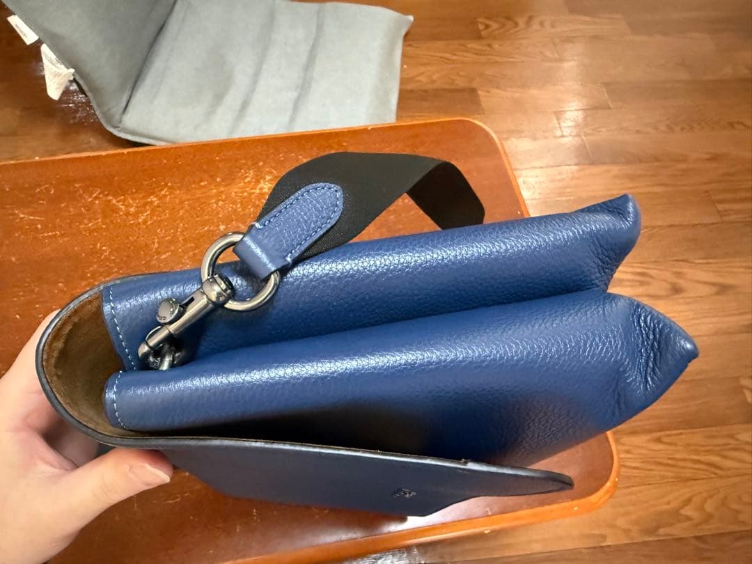 COACH ネイビー ショルダーバッグ
