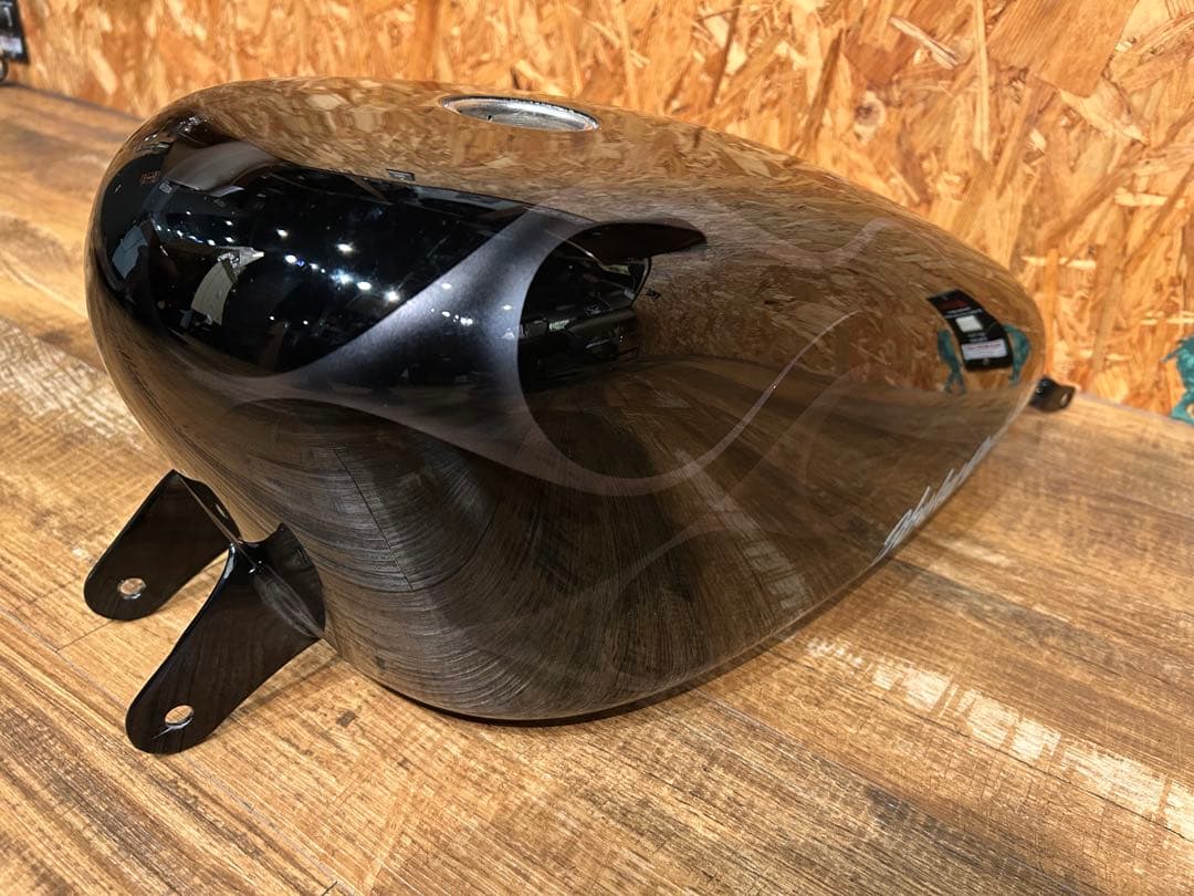 スポーツスター　タンク 12.5 純正　フォーティエイト　フレイムス