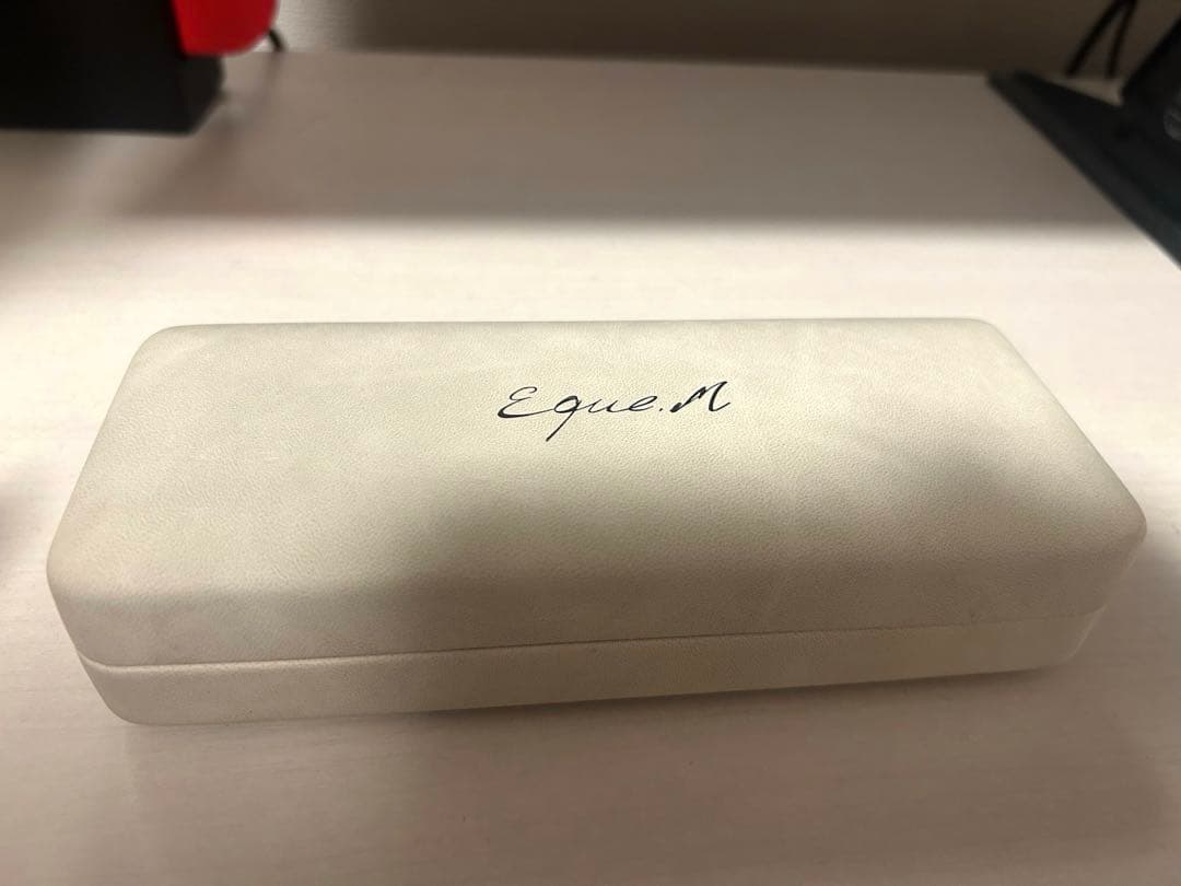 Eque.M ブラックフレーム サングラス