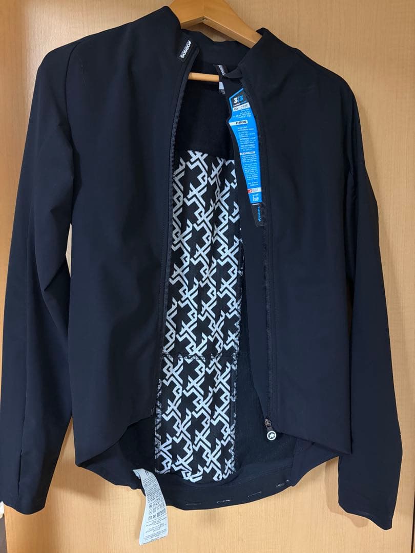 ASSOS MILLE GT ULTRAZ Winter Jacket ブラック